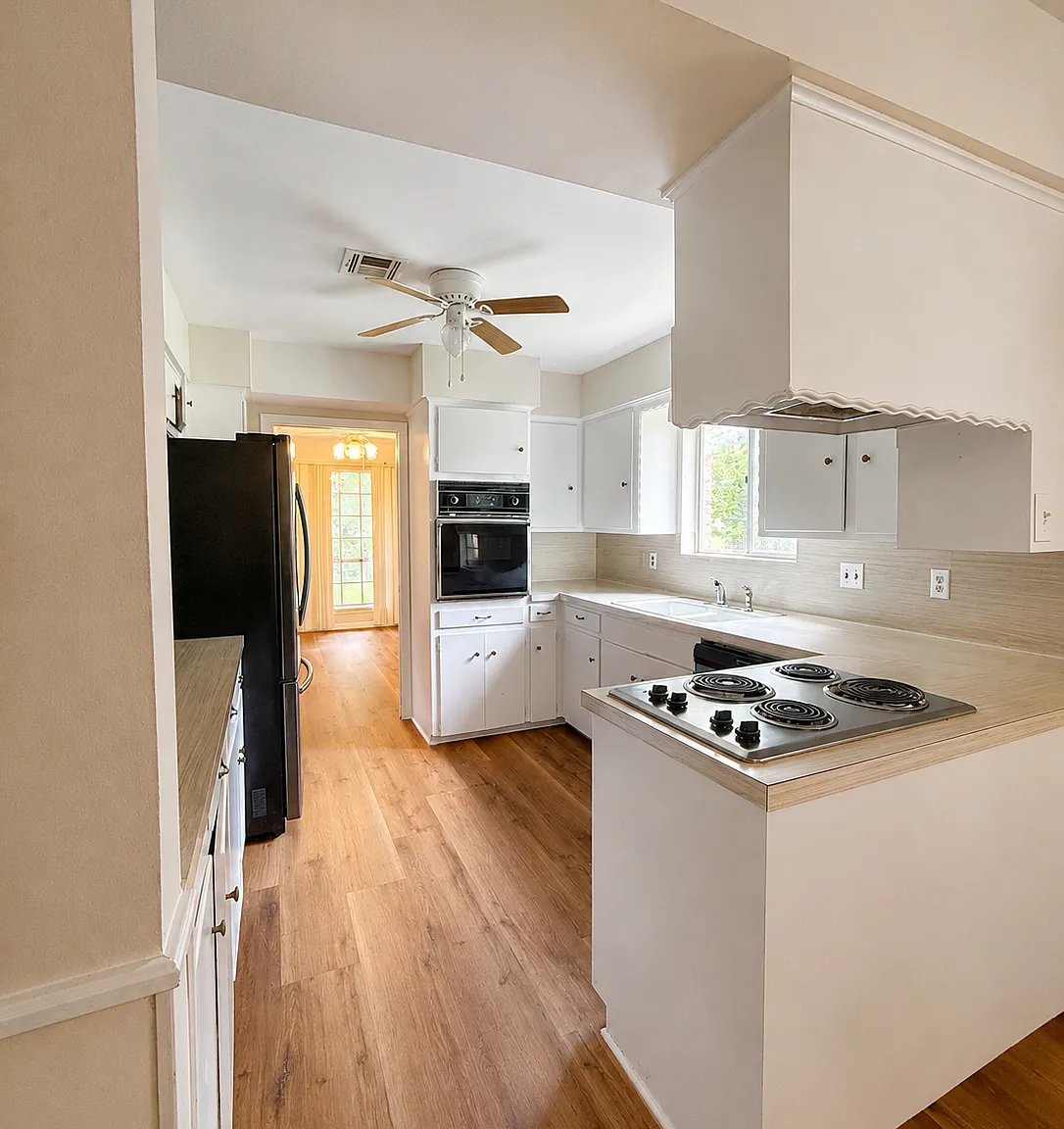 3 bed, 2237 sqft, $2,700 — Photo 2