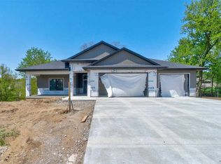 2908 Pine Hill Trce, Coralville, IA 52241