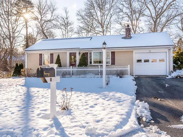 21 Spinning Brook Road, South Yarmouth, MA 02664