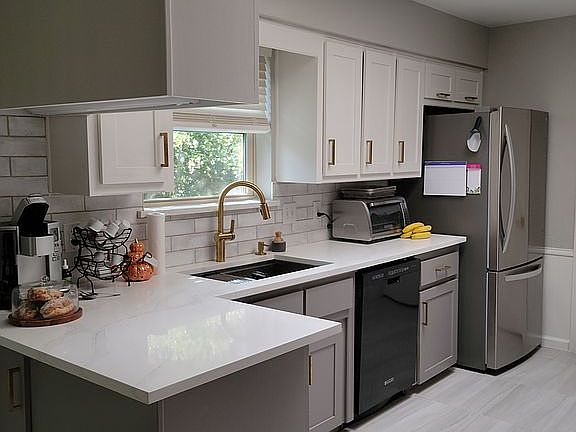 5th image of 204 Hemlock Dr