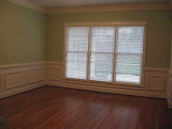 5th image of 4500 Woodhaven NE