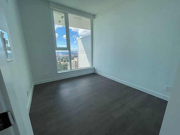 5th image of 567 Clarke Rd #1509