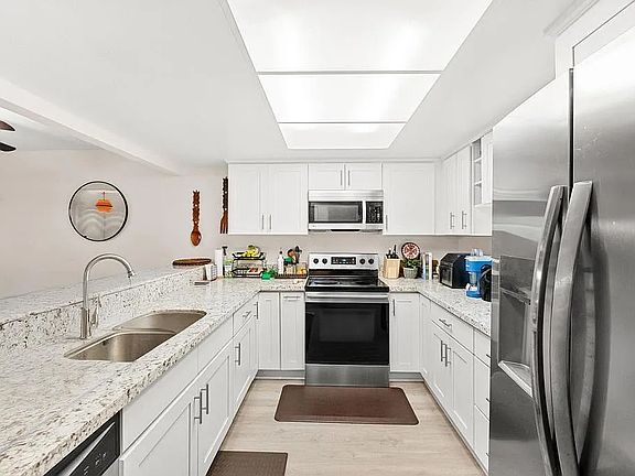 5th image of 158 S Pierce St #158