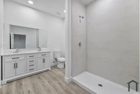 727 Cane St E — Photo 12