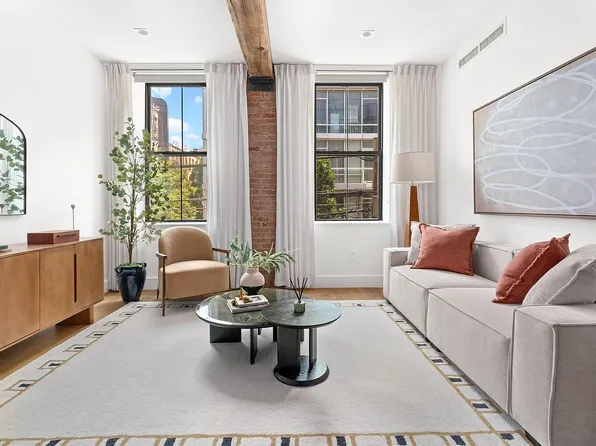 172 N 10th St APT 2A, Brooklyn, NY 11211