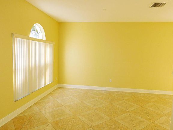 2nd image of 1221 Yardley Dr