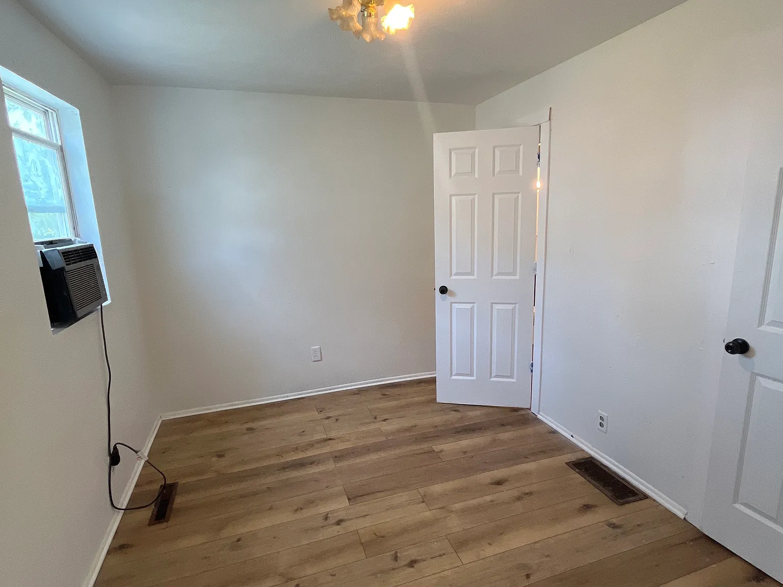 3 bed, 832 sqft, $975 — Photo 4