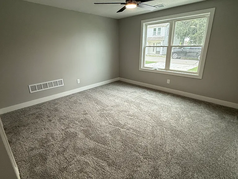 608 S Olive St — Photo 17