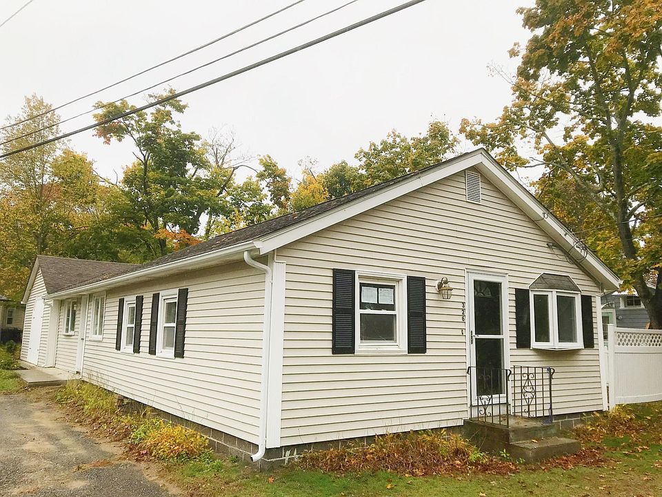 2nd image of 326 Namquid Dr