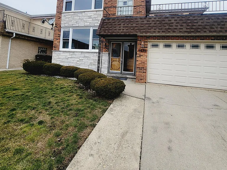 8436 W Windsor Ave #2 — Photo 2