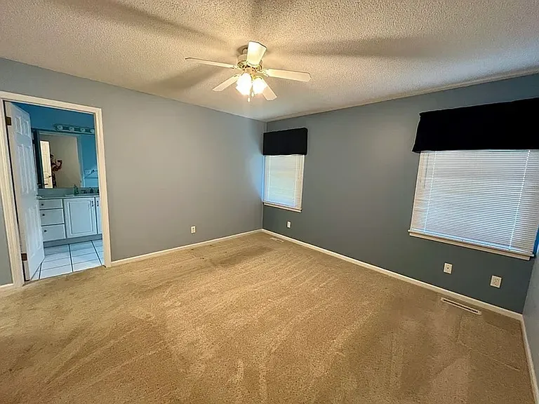 3363 Canterbury Ct — Photo 17