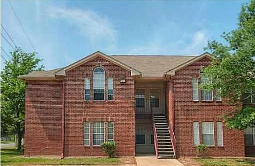 3 bed, 1235 sqft, $1,495 — Photo 1