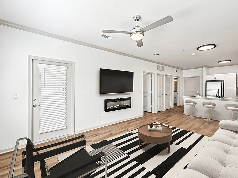 Lorian — Photo 19