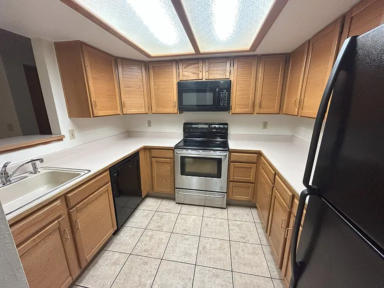 2800 Sundown Ln #J107 — Photo 3