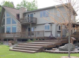 20273 E Paradise Pt, De Tour Village, MI 49725