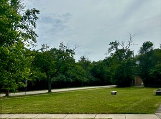 3840 Hollywood Ave, Brookfield, IL 60513