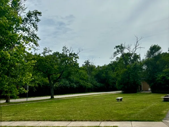 3840 Hollywood Ave, Brookfield, IL 60513