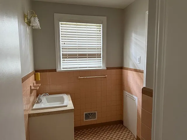 11 Cochran Dr — Photo 5