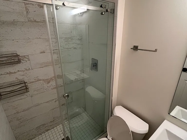 1258 Broadview Ave #1 — Photo 5