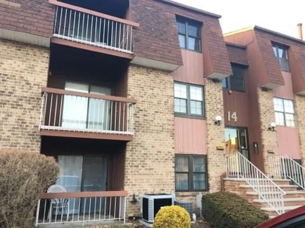 160A Overlook Ct, Woodbridge, NJ 07095