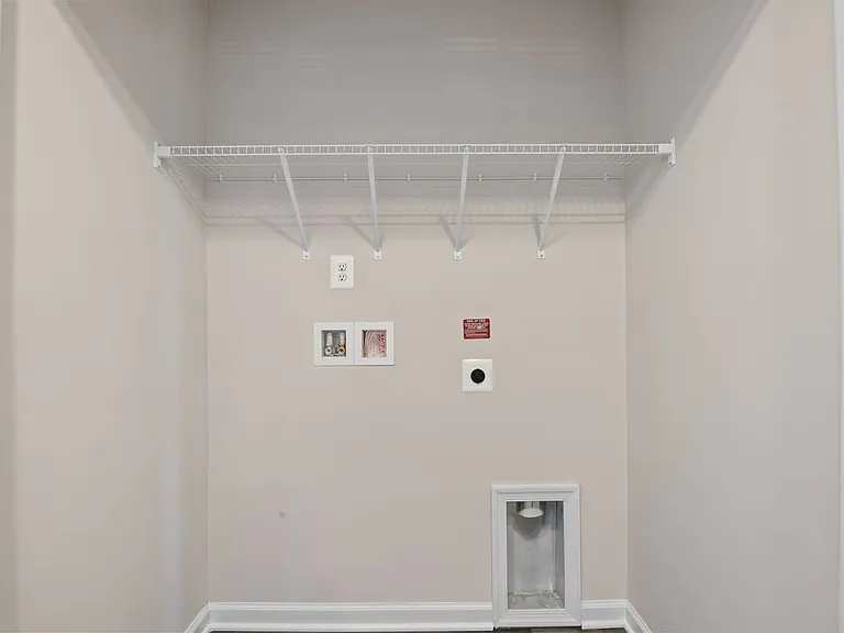 105 Milburn Dr — Photo 24
