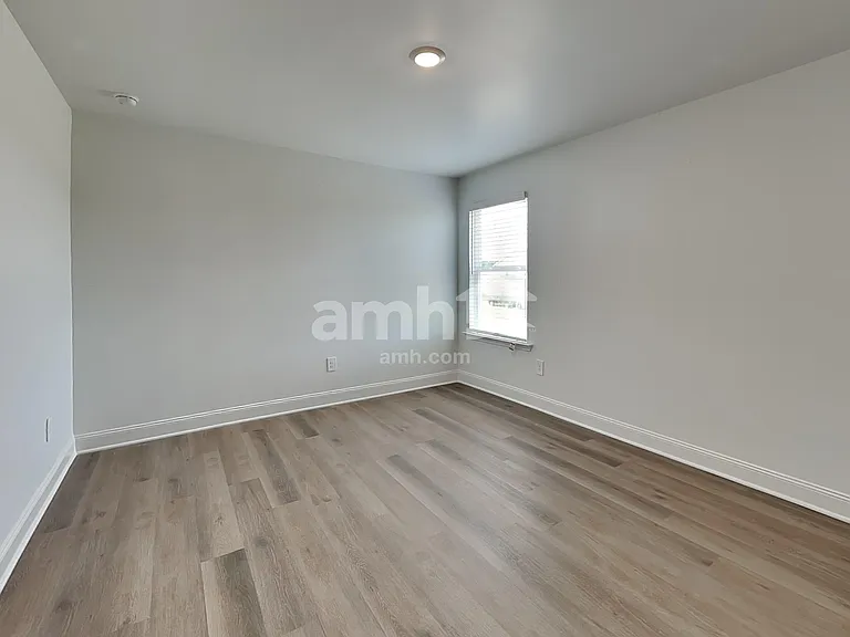 330 Golucke Way — Photo 13