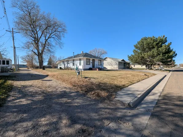 415 Sycamore St, Julesburg, CO 80737