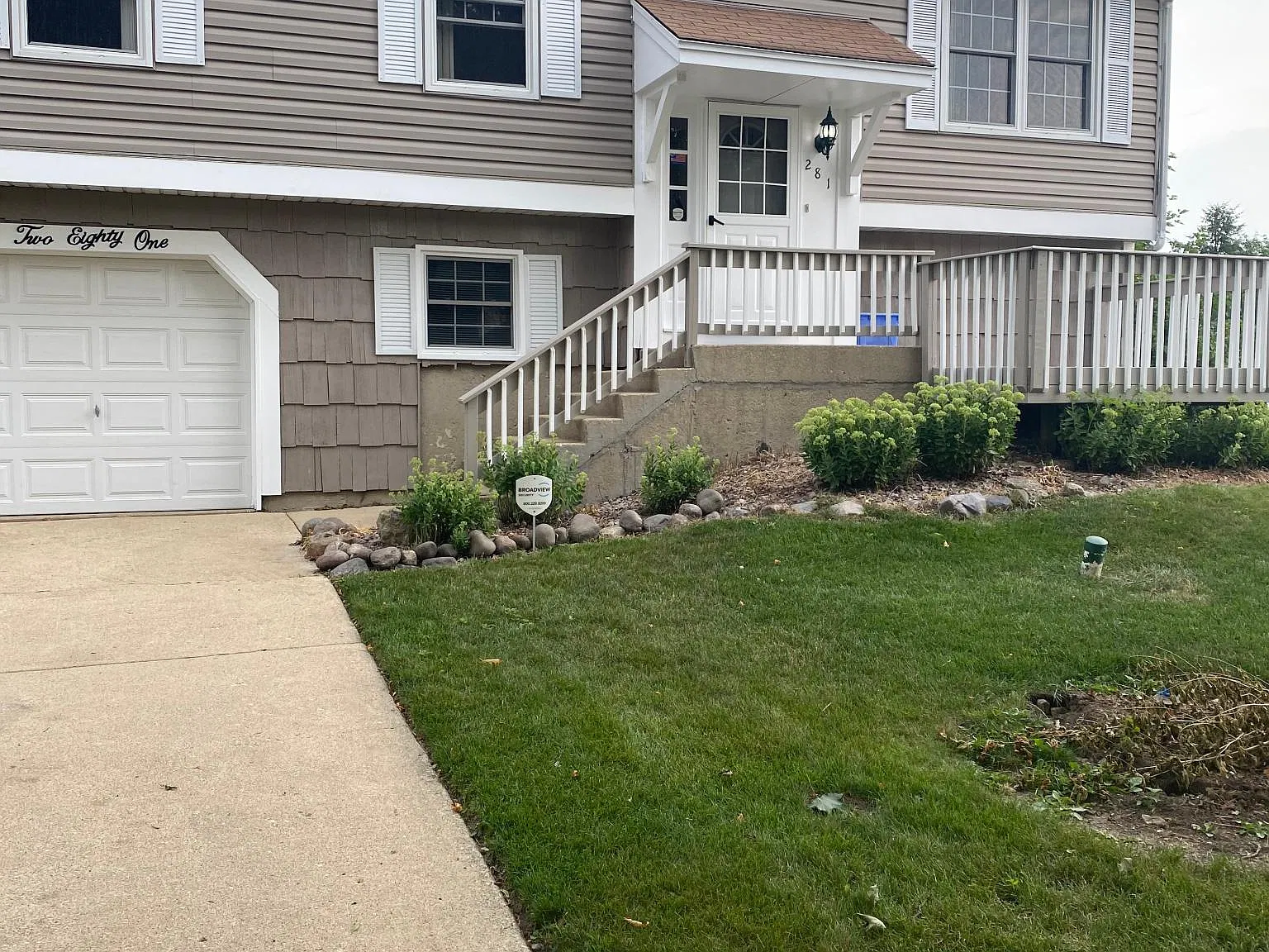 281 Bryant Way — Photo 2