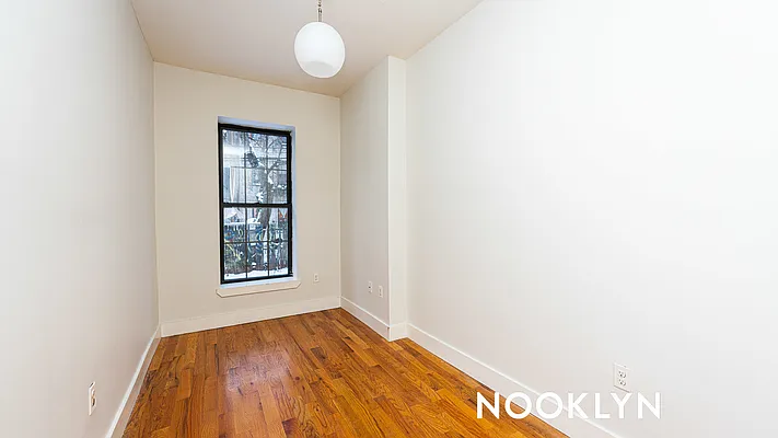 Rented by Nooklyn NYC LLC | media 18