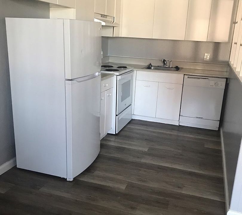 1st image of 1033 Madeira Dr SE #212