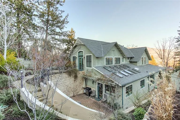 129 Almond St photo 1