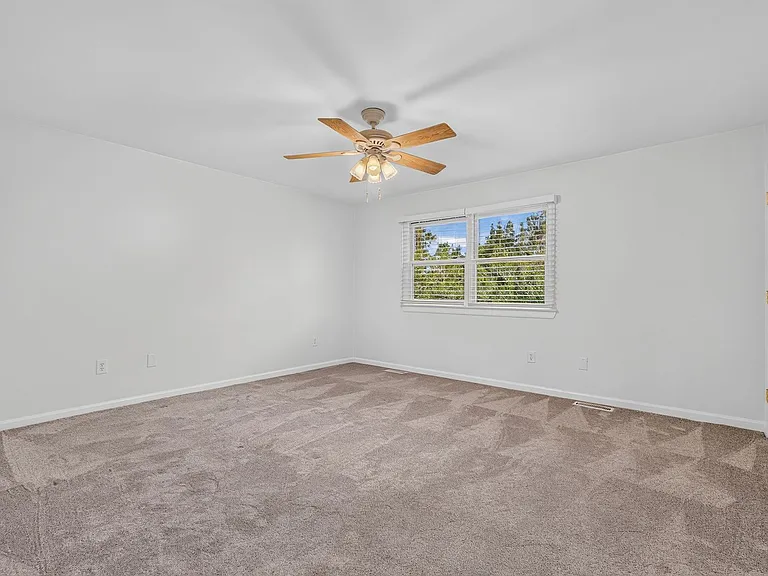 138 River Breeze Dr — Photo 22