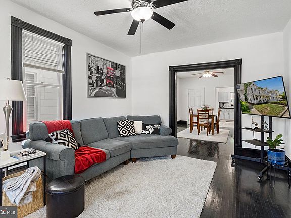 3rd image of 723 W King St