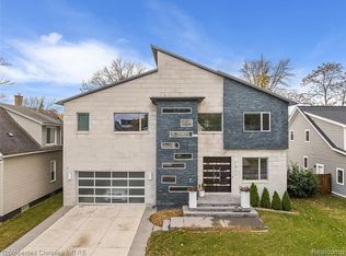 211 N Washington Ave, Royal Oak, MI 48067