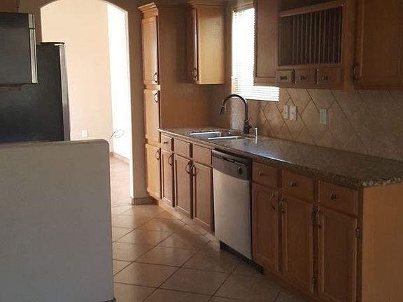2nd image of 3813 Ascencion Cir