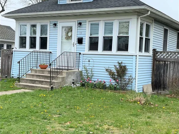 13 Willett Avenue, Sayville, NY 11782