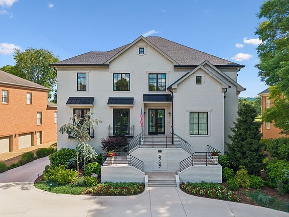 3rd image of 5207 Country Club Dr