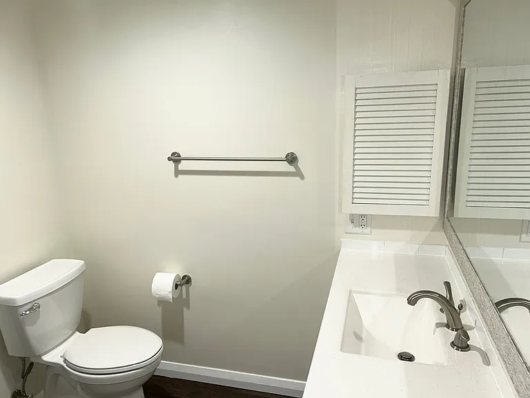 155 W Main St #700 — Photo 10