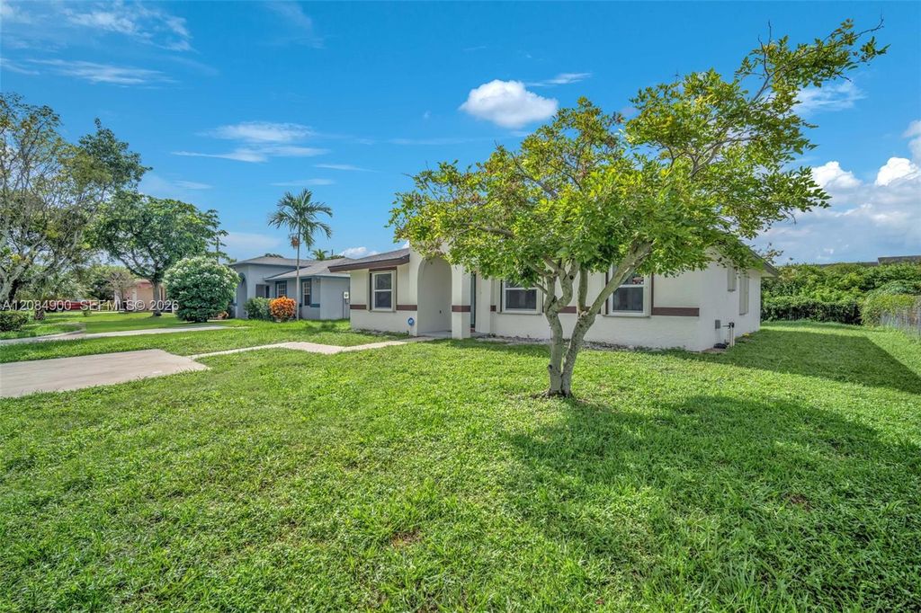 370 NW 14th St, photo 6