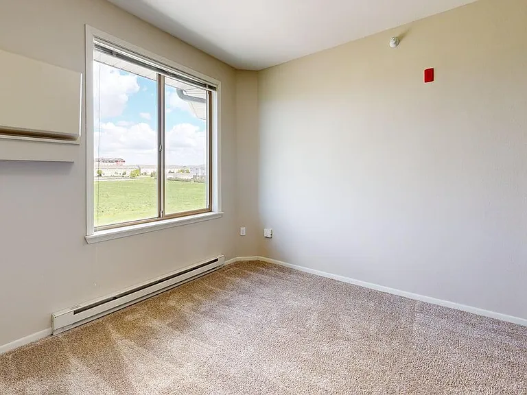 Eagle Crest Apartments — Photo 15