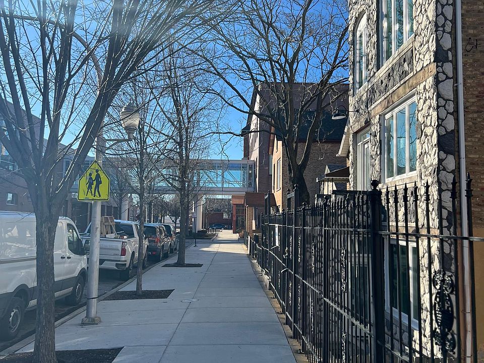 1st image of 1832 W 22nd Pl #B