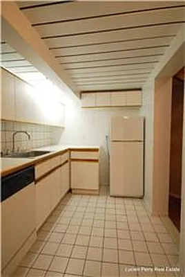 Rented by Lucien Perry | media 22