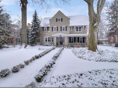 2197 Harcourt Dr, Cleveland Heights, OH, 44106