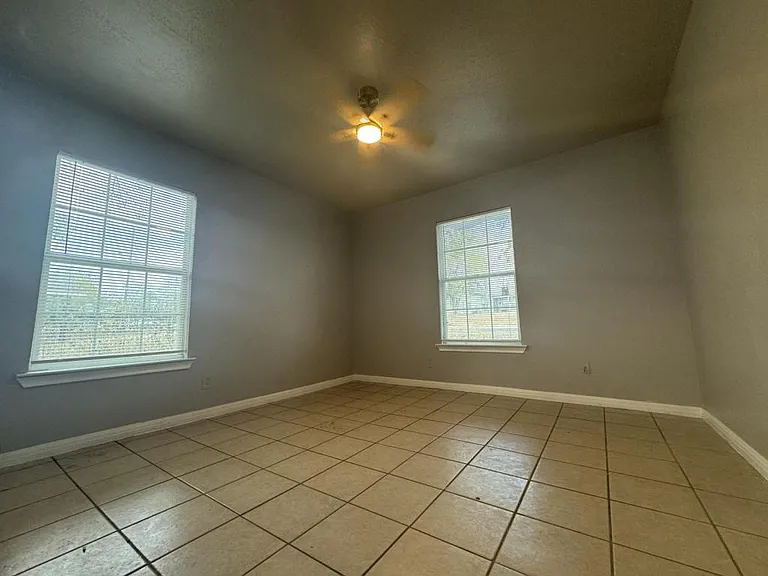 724 Carrie Ave — Photo 7