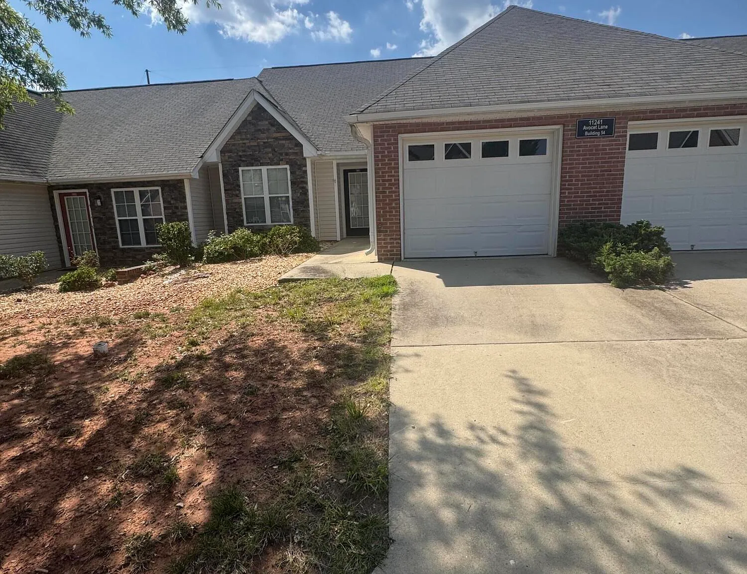 2 bed, 2.0 bath, 1400 sqft, $1,750 — Photo 1