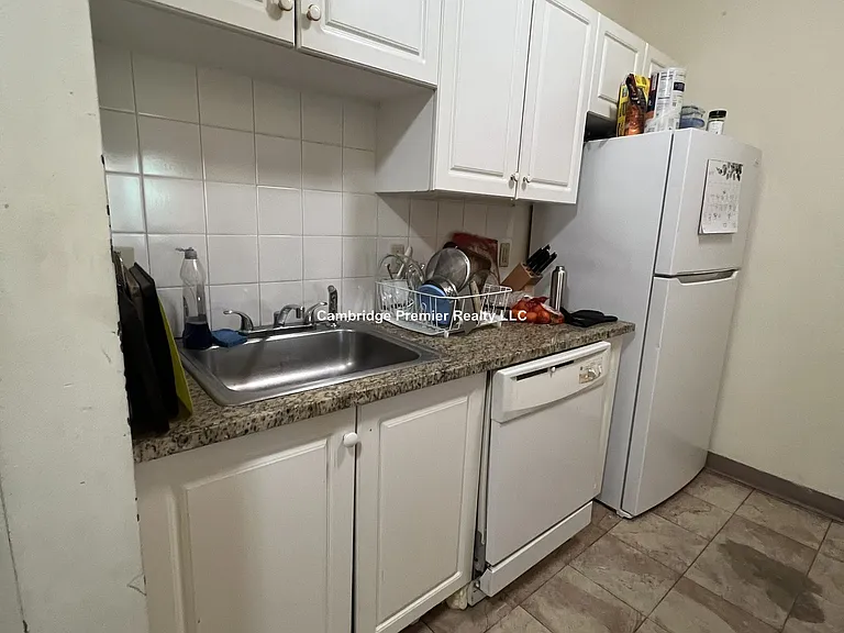 375 Highland Ave #2 — Photo 18