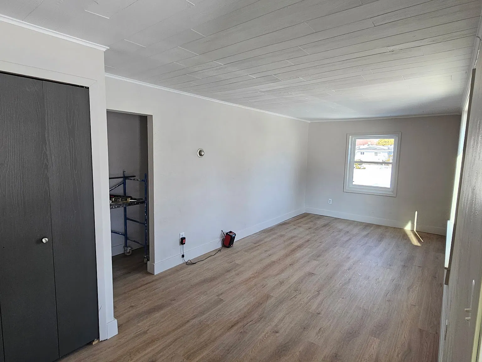 2 bed, 650 sqft, $1,200 — Photo 2
