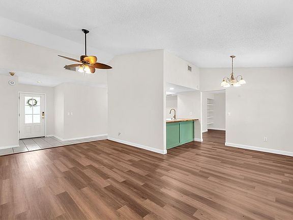 5th image of 3619 Orangepointe Rd