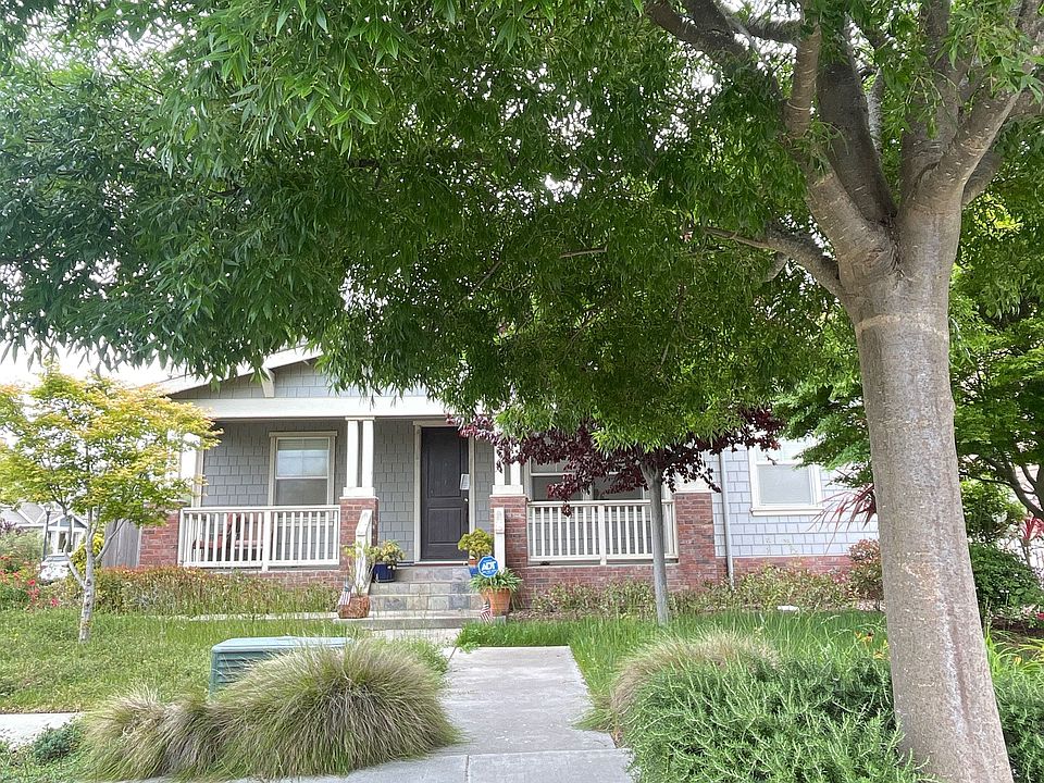 2nd image of 92 Nacional Ave