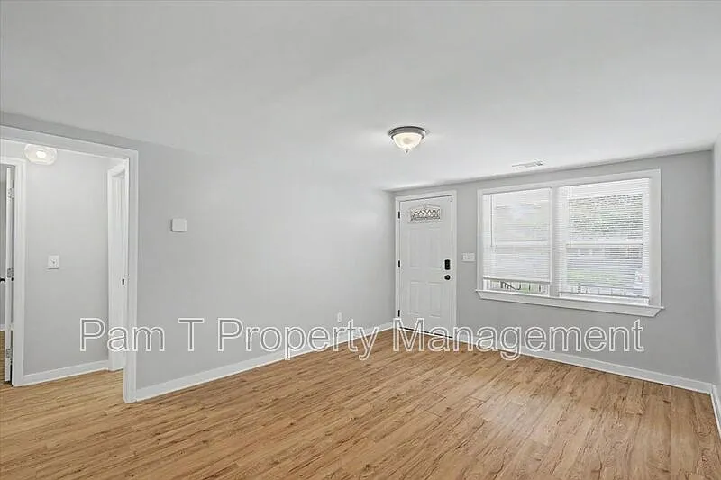 3 bed, 2.0 bath, 1222 sqft, $1,849 — Photo 4